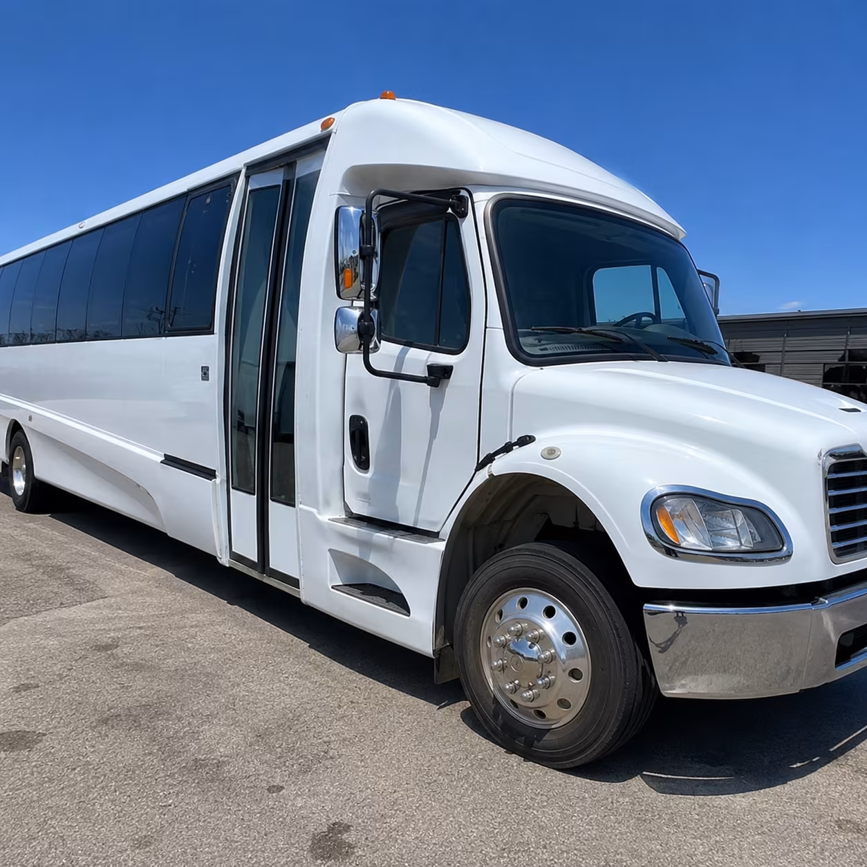 border crossing and cross regional charter buses from brownsville